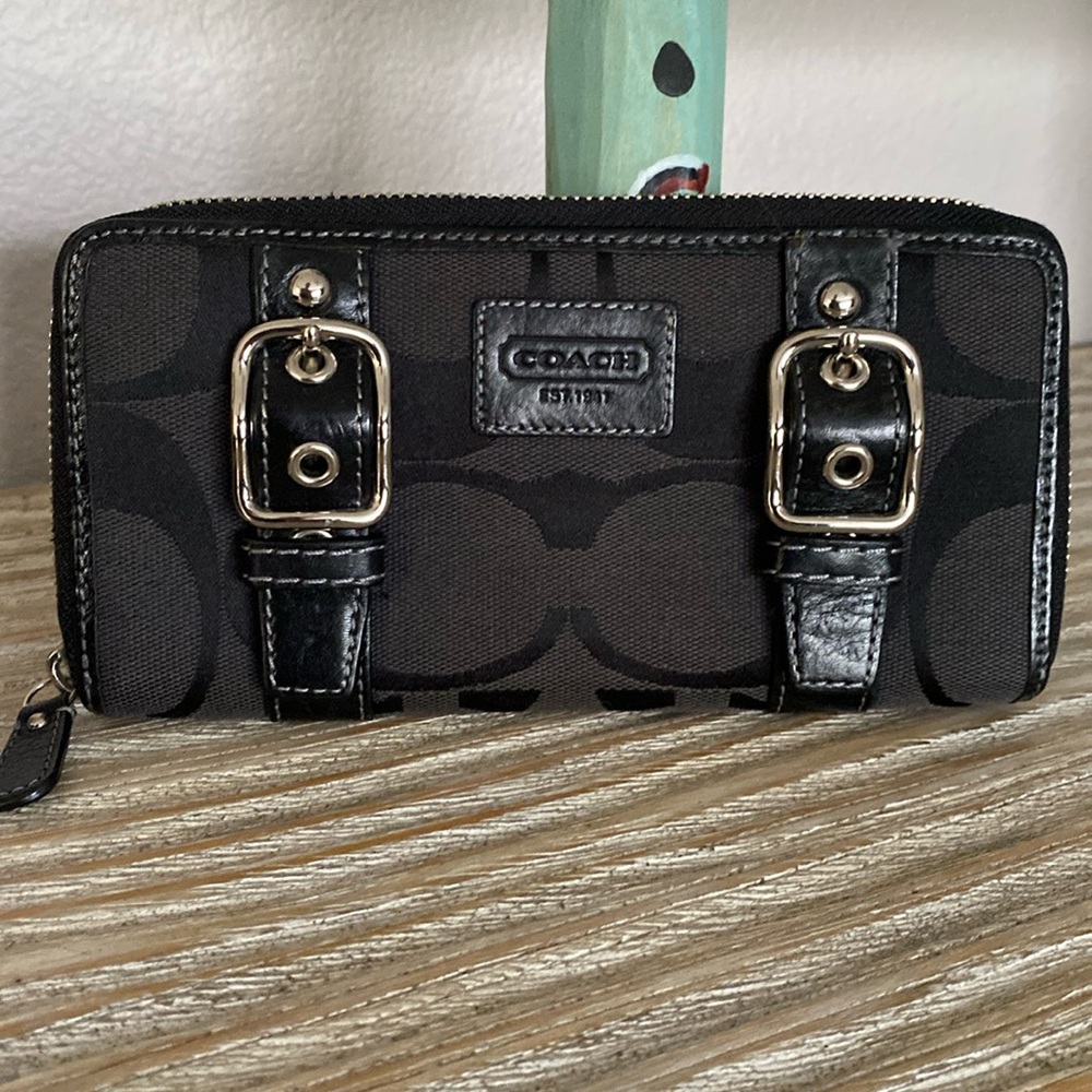Coach - Black Fabric Leather Zoe Wallet